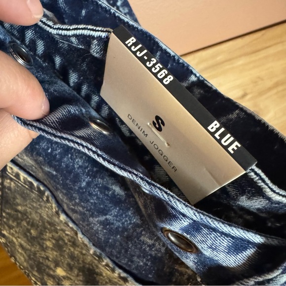 NWT Distressed Joggers - Picture 4 of 5